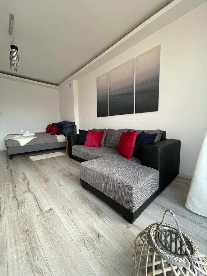 Aleje Jerozolimskie 11 19 - Darmowy Parking - Free Parking - 1km Do Dworca Centralnego, 850m Stacja Metra Nowy Swiat Warschau
