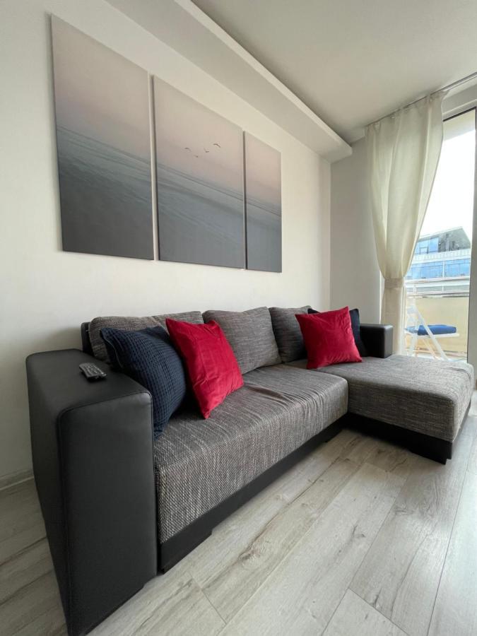 Aleje Jerozolimskie 11 19 - Darmowy Parking - Free Parking - 1km Do Dworca Centralnego, 850m Stacja Metra Nowy Swiat *